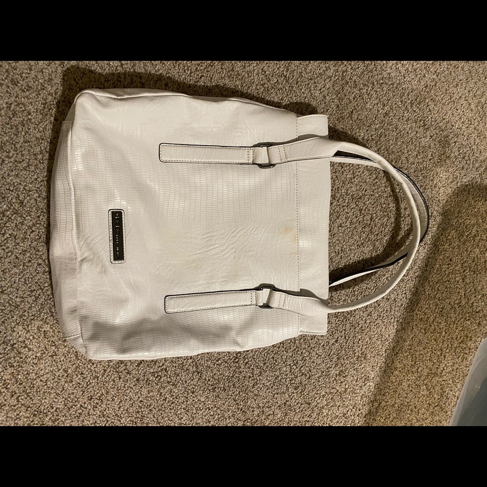 White BCbGenerations - Picture 2 of 2